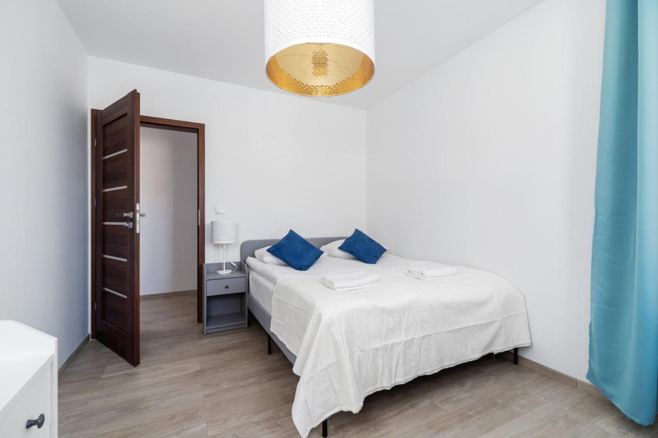 Avia Apartment Three Bedroom Two Balcony Ac & Parking By Noclegi Renters Краков Экстерьер фото